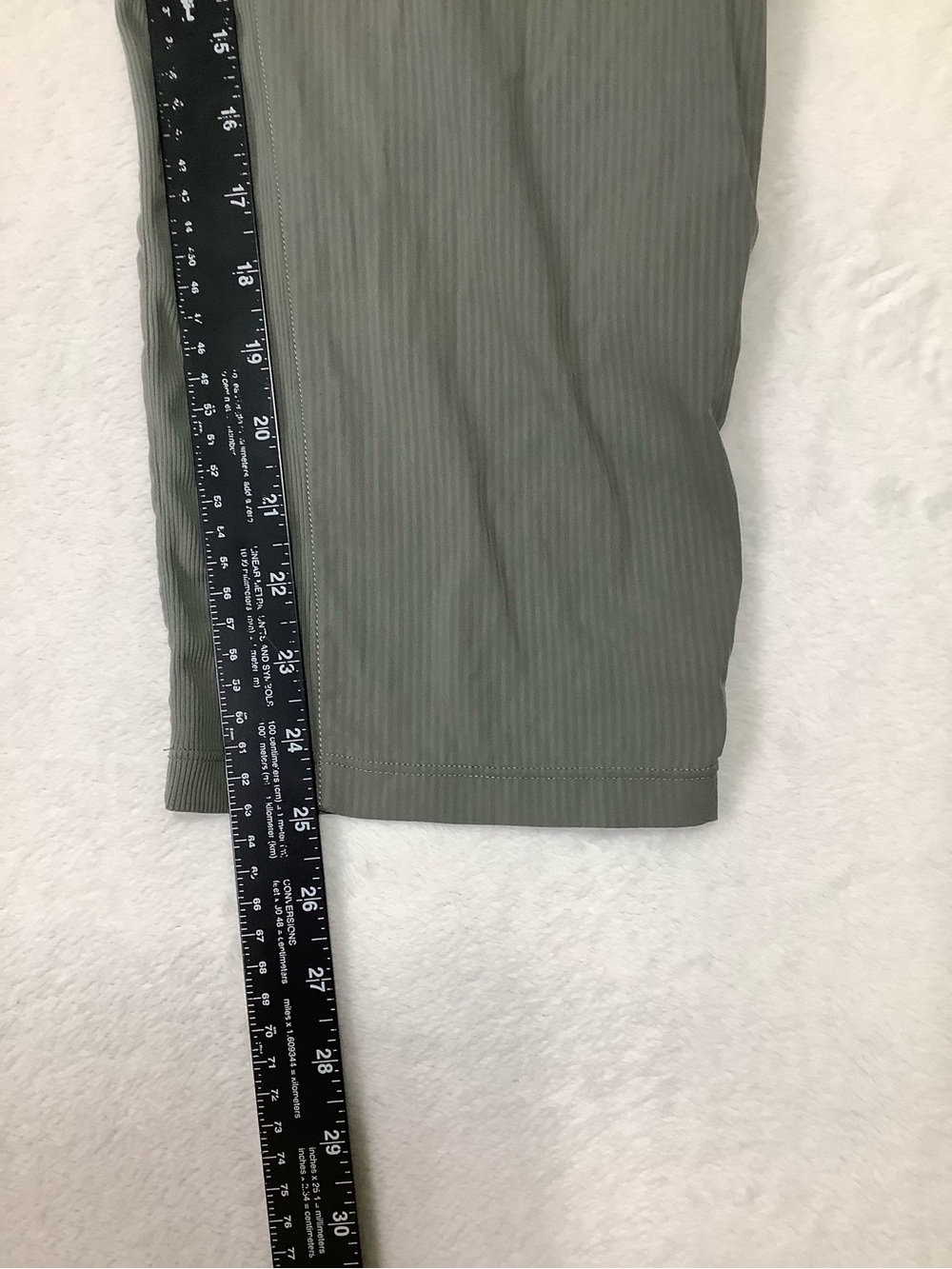 Lululemon Beyond the Studio Crop Sz 10 Grey Sage (First Release) - Picture 7 of 10